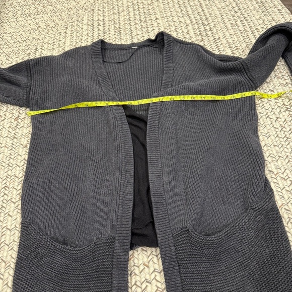 Lululemon Heathered Black / Grey Vestigan Sweater - Picture 11 of 11